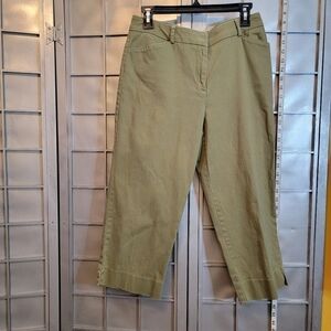 St. John's Bay stretch size 10 green capri